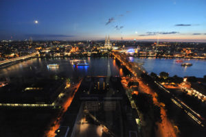 Erleben Sie Genuss gepaart mit bester Aussicht Erleben Sie Genuss gepaart mit bester Aussicht